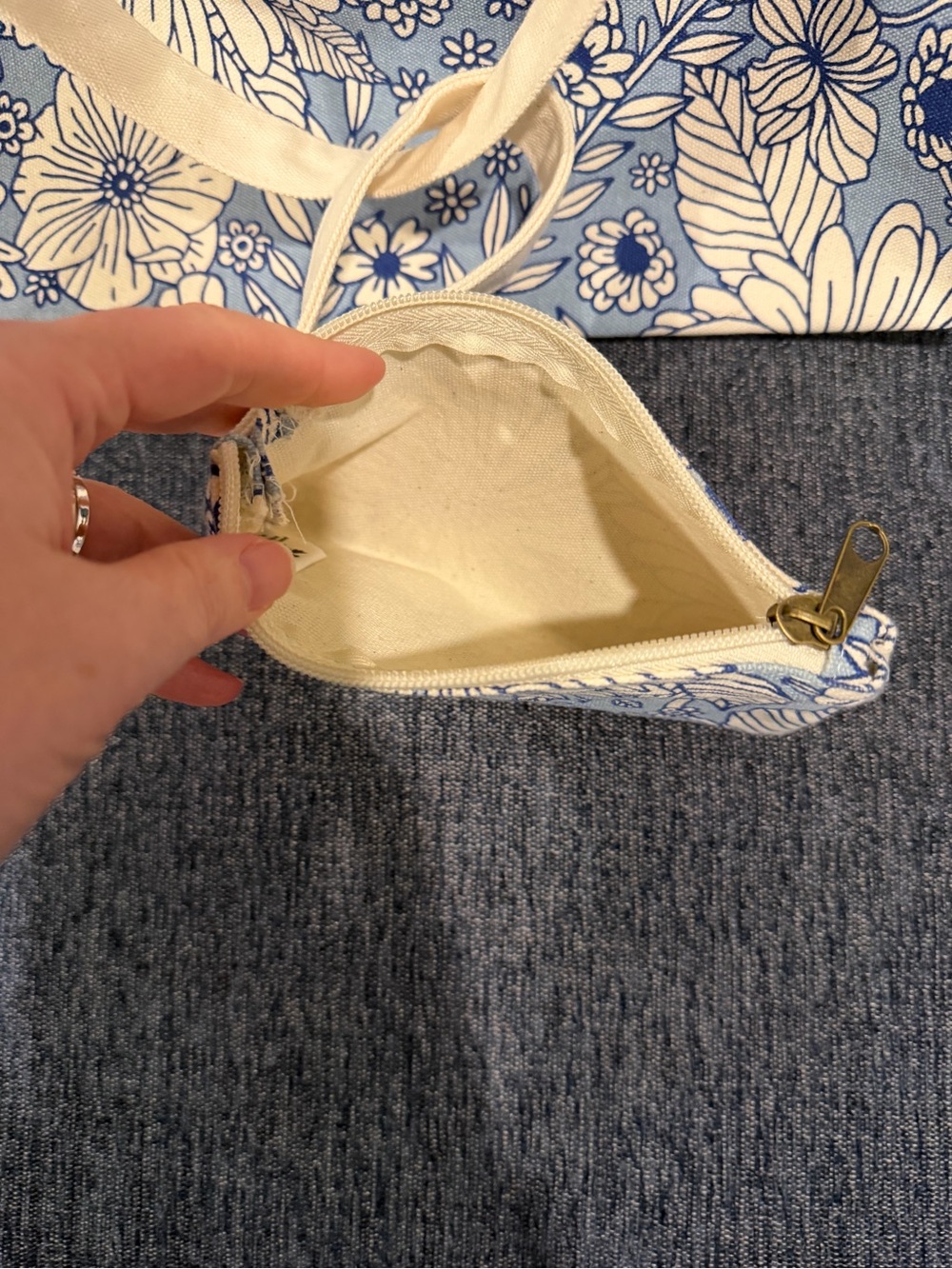 LIFE IS GOOD Blue Floral Canvas Tote Bag with matching wristlet - Picture 7 of 7